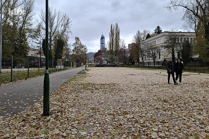 Prostor između muzeja na kojem bi bila saobraćajnica između Prve transverzale i Južne longitudinale (Foto: B. R./Klix.ba)