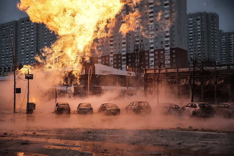 Napad na Kijev: Požar kod auto-salona nakon raketnog napada u Kijevu, Ukrajina, 2. januara 2024. (Foto: EPA-EFE)