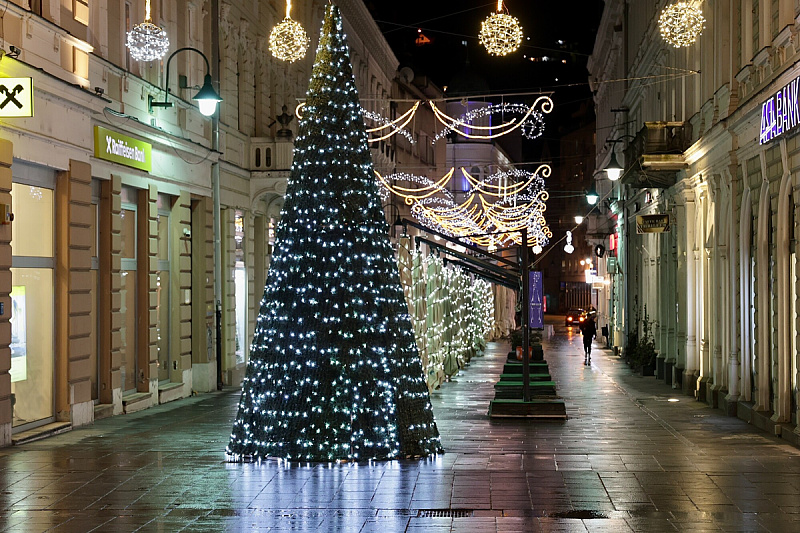 Ulice Sarajeva u novogodišnjem ruhu (Foto: I. Š./Klix.ba)