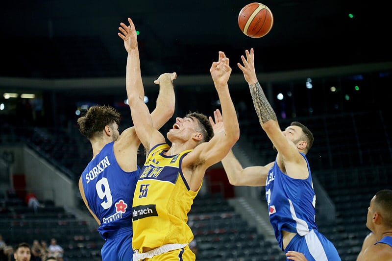 Luka Garza u dresu reprezentacije BiH (Foto: EPA-EFE)