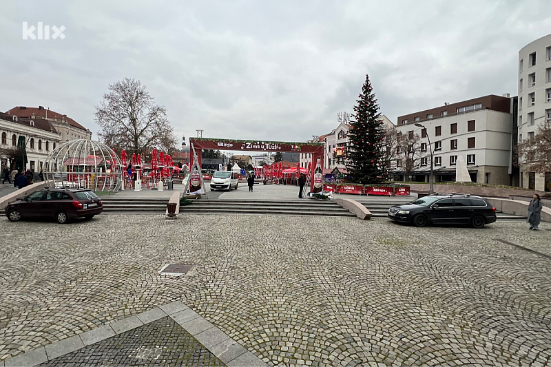 "Zima u Tuzli" realizira se na Trgu slobode (Foto: A. K./Klix.ba)