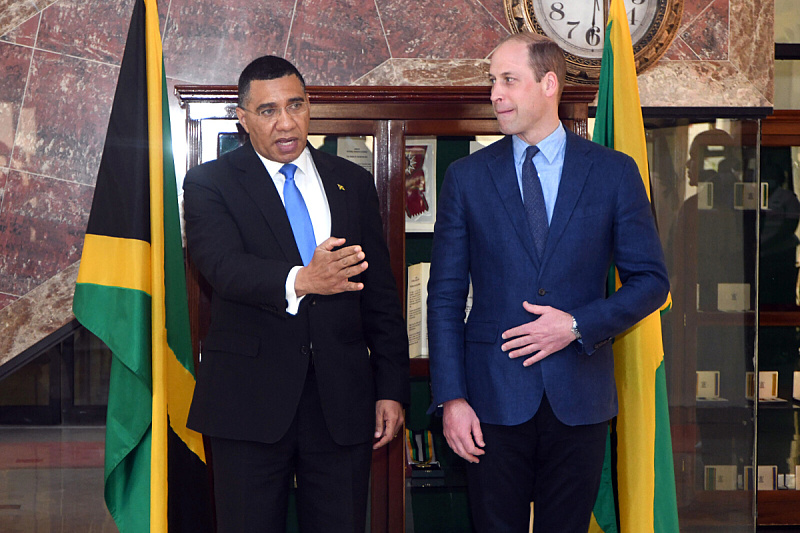 Premijer Jamajke Andrew Holness i britanski princ William (Foto: EPA-EFE)