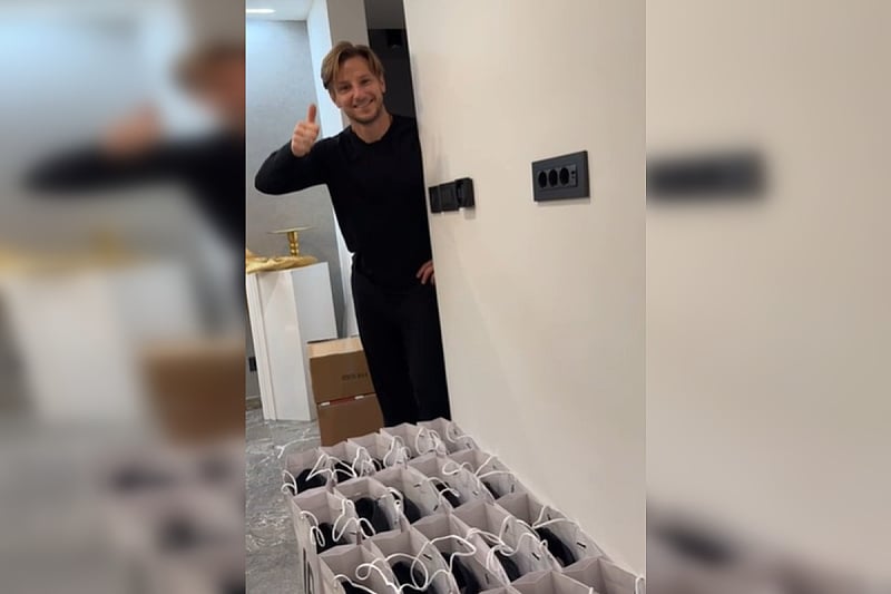 Rakitić uručio poklone saigračima (Foto: 24sata.hr)