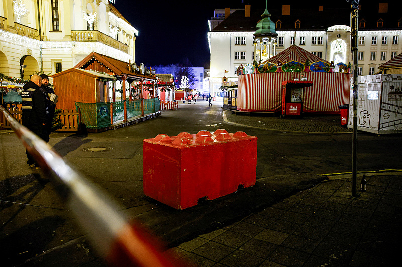 Božićni market nakon napada (Foto: Reuters)