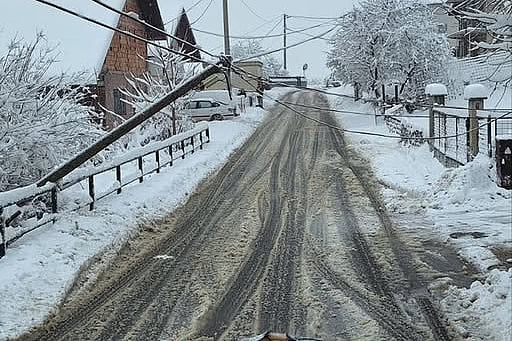 Snijeg je izazvao probleme i u Sarajevu (Foto: KJKP Rad)