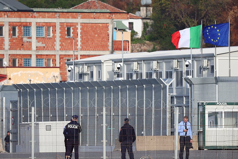 Migrantski kamp u Albaniji (Foto: Reuters)