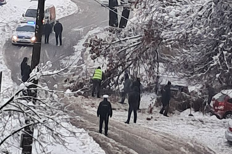 Snijeg je doveo do kolapsa u Doboju (Foto: Zoom TV Doboj)