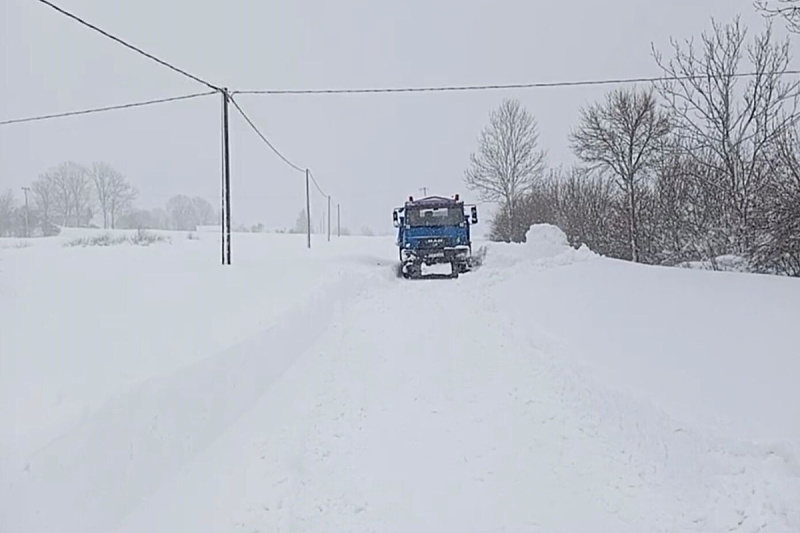 Blokirani putevi u Bosanskom Petrovcu (Foto: FENA)