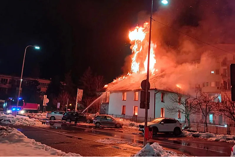 Požar na džamiji (Foto: Info Brcko)