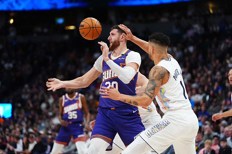 Nurkić u dresu Phoenixa (Foto: Reuters)