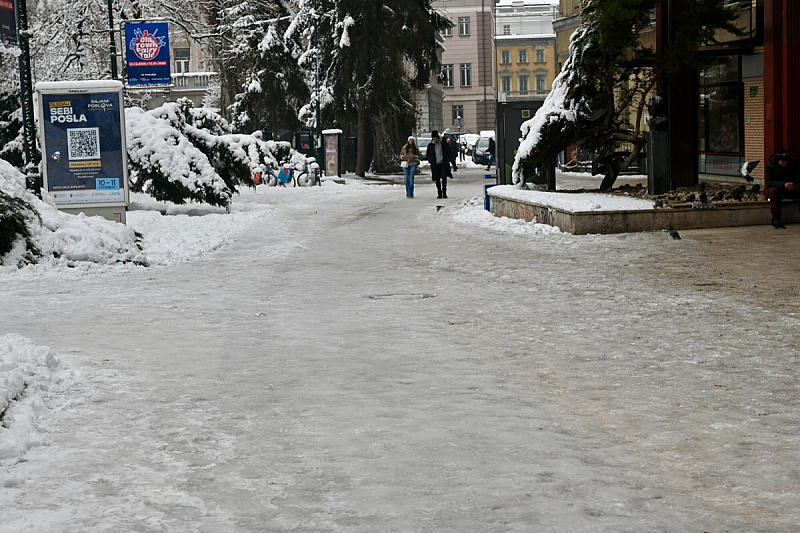 Dio ulica u Sarajevu je očišćen, dok neke od njih nisu (Foto: V. D./Klix.ba)