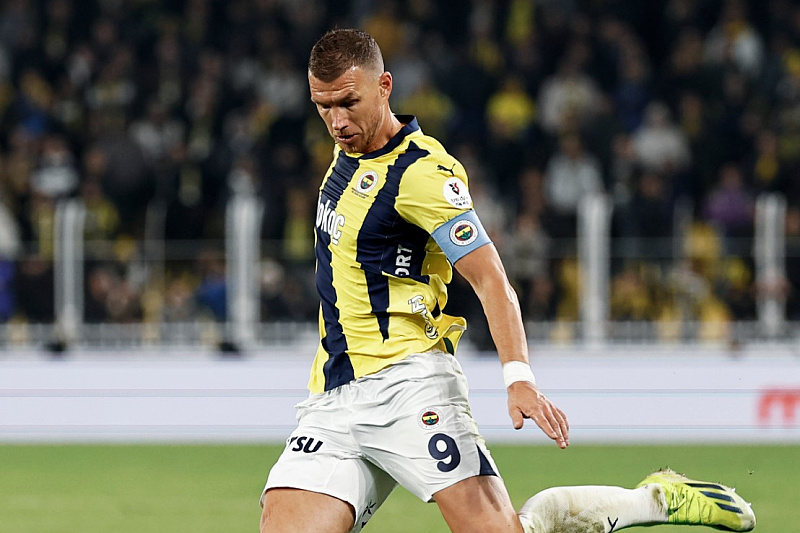 Džeko nije dobro šutirao "sa kreča" (Foto: Fenerbahče SK)