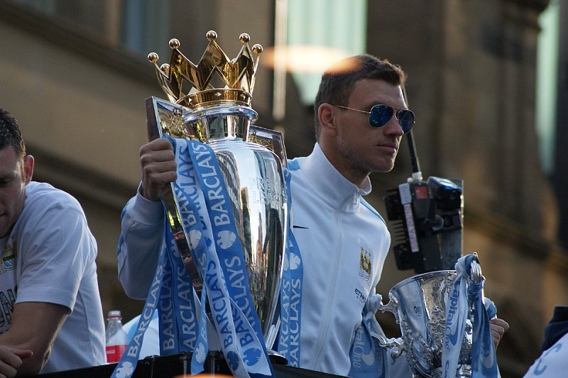 Džeko slavi trofej prvaka sa Cityjem (Foto: Manchester City)