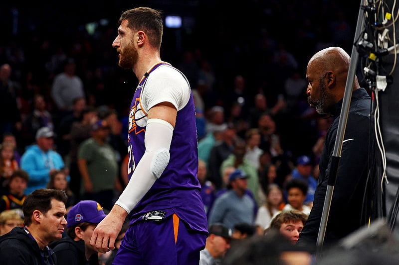 Nurkić na izlaznim vratima Phoenixa (Foto: Reuters)