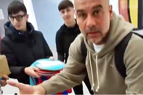 Guardiola ih uputio nazad u školu (Foto: Screenshot)