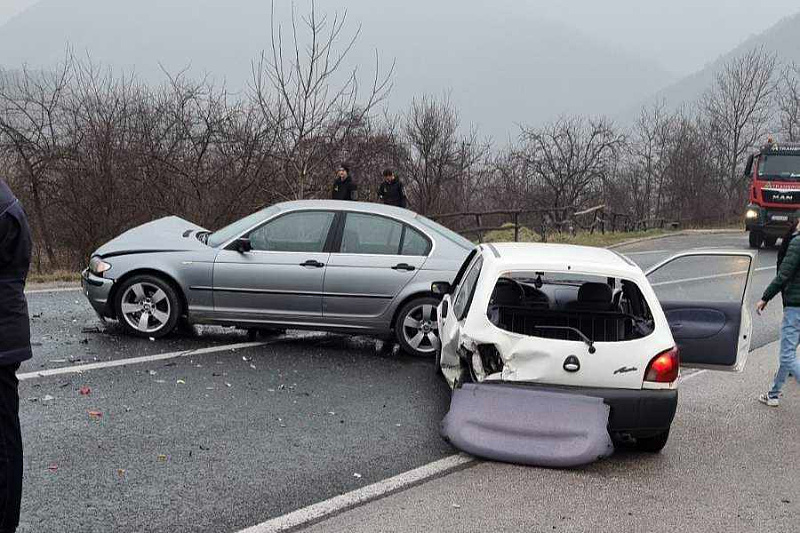 Saobraćajna nesreća na putu Zenica - Nemila (Foto: Čitatelj)