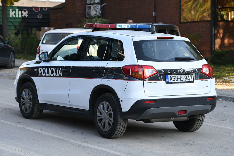 Teška saobraćajna nesreća u Semizovcu: Jedna osoba povrijeđena, saobraćaj bio potpuno obustavljen