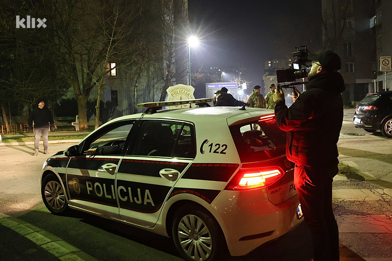 Simulirana upotreba vatrenog oružja za potrebe snimanja filma (Foto: I. Š./Klix.ba)