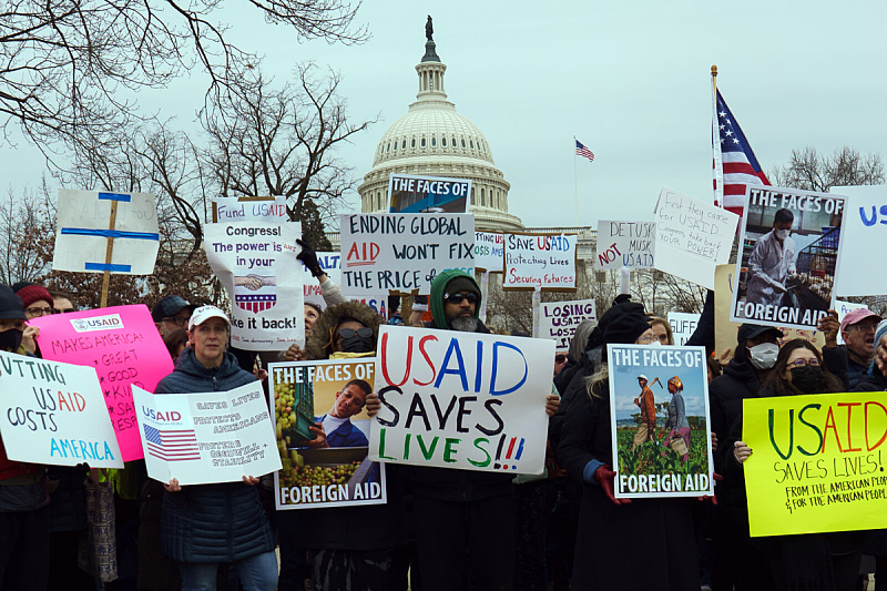 Protesti protiv zatvaranja USAID-a (Foto: EPA-EFE)