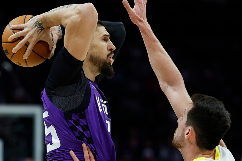 Alex Len (Foto: EPA-EFE)