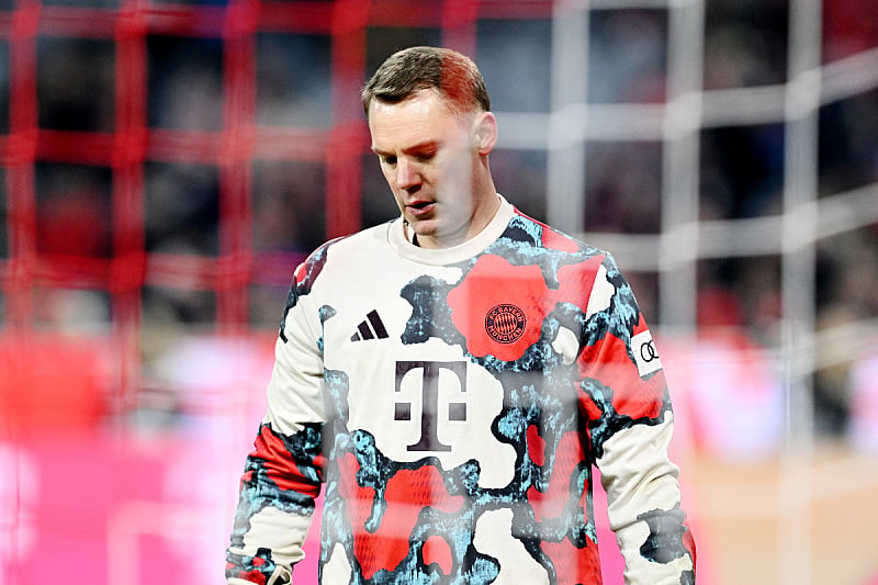 Neuer prepušta mjesto među stativama mlađem kolegi (Foto: Reuters)