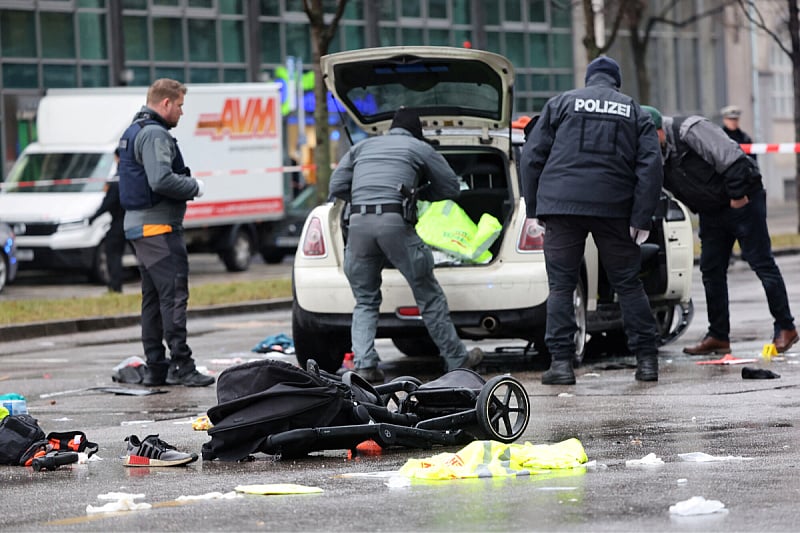 Policija na mjestu incidenta u Minhenu (Foto: Reuters)