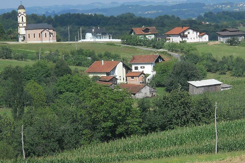 Selo Gornja Mravica kod Prnjavora