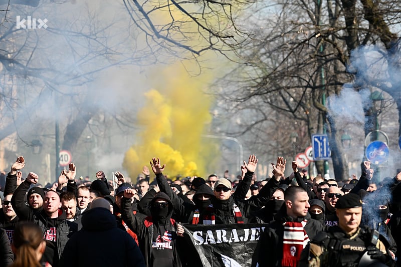 Navijači Sarajeva krenuli na Grbavicu (Foto: T. S./Klix.ba)