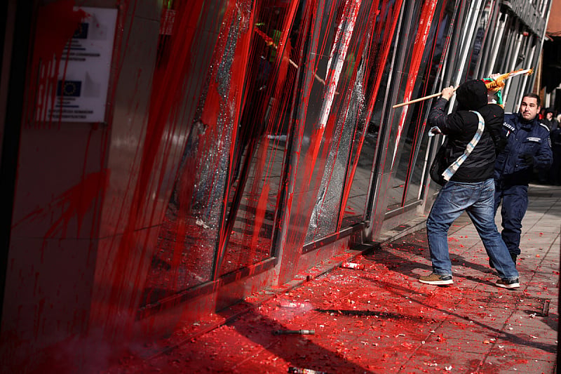 Bilo je i povrijeđenih u neredima (Foto: Reuters)