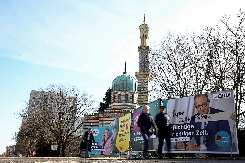 Predizborni plakati (Foto: Reuters)