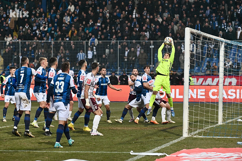 Muftić je briljirao na gradskom derbiju protiv Sarajeva (Foto: T. S./Klix.ba)