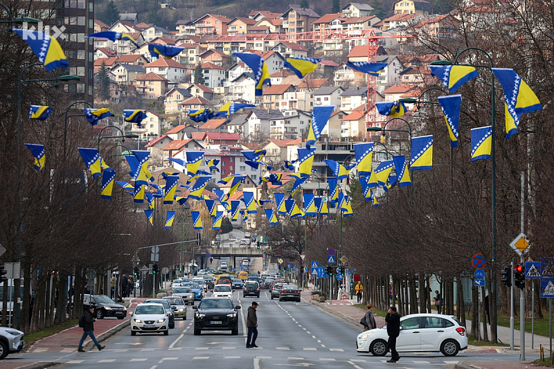 Glavni grad u bojama državne zastave (Foto: I. L./Klix.ba)