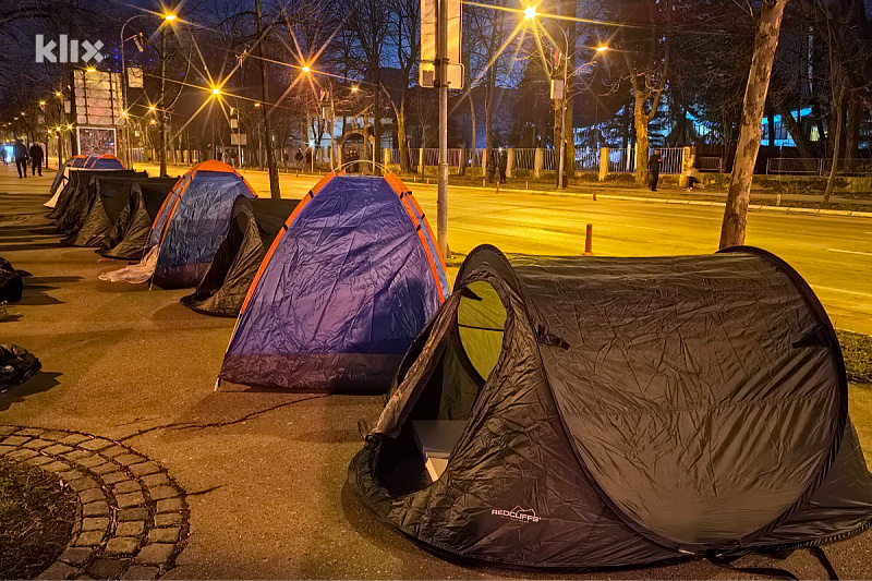 Šatori u Banjoj Luci (Foto: E. M./Klix.ba)