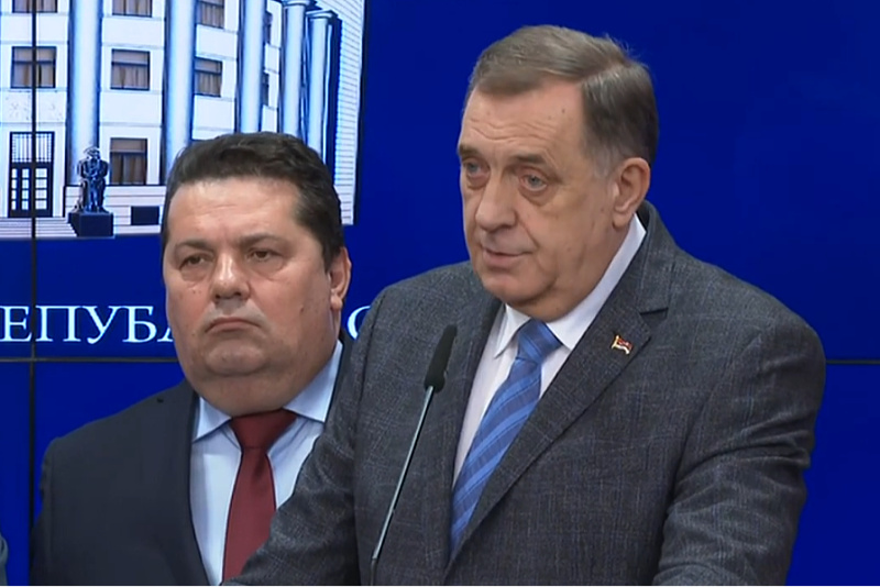 Milorad Dodik u Banjoj Luci ponižavao vlastiti narod i novinara FTV-a (Screenshot: RTRS)