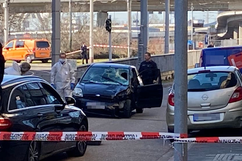 Policija je zaplijenila +automobil koji je u ponedjeljak jurio središtem Mannheima u gužvi  (Foto: Janine Wollbrett)