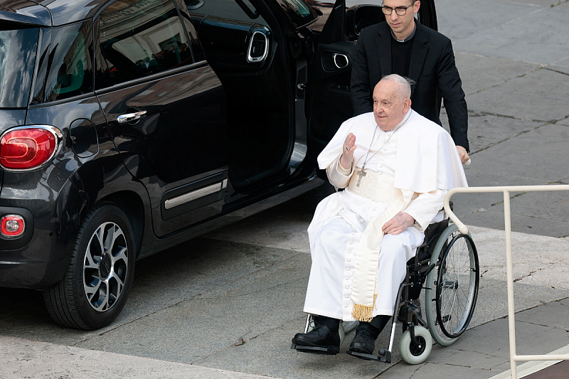 Papa Franjo u bolnici od 14. februara (Foto: Reuters)