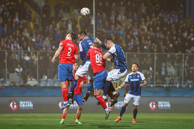 Borba za bitne bodove na Grbavici (Foto: I. L./Klix.ba)