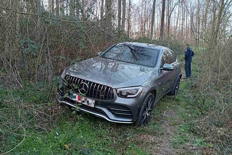 Mercedes je pronađen u mjestu Novoselci (Foto: PU Prijedor)