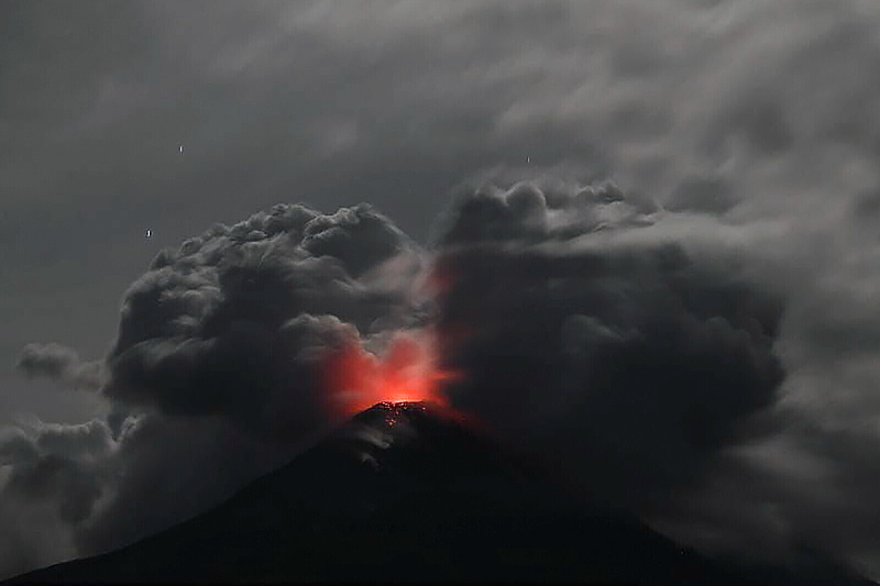 Erupcija vulkana u Indoneziji (Foto: EPA-EFE)