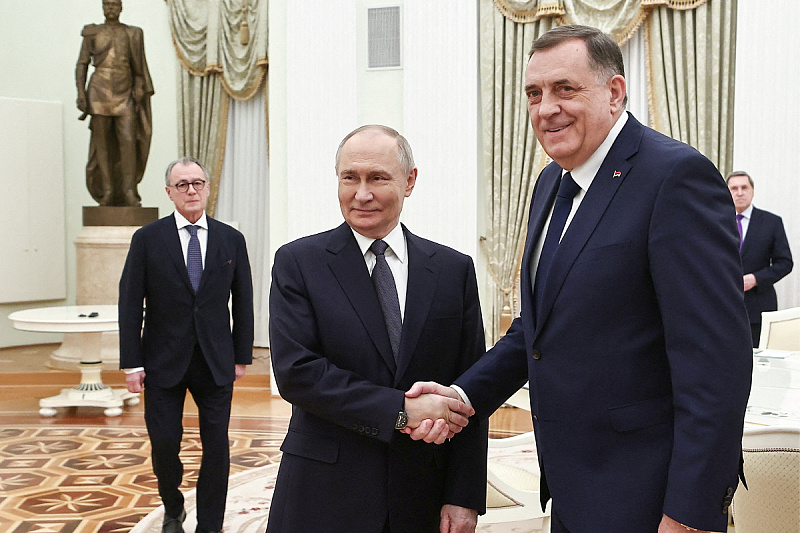 Vladimir Putin i Milorad Dodik (Foto: Reuters)