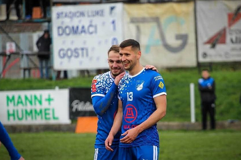 Novo slavlje ekipe iz Tešnja (Foto: TOŠK)