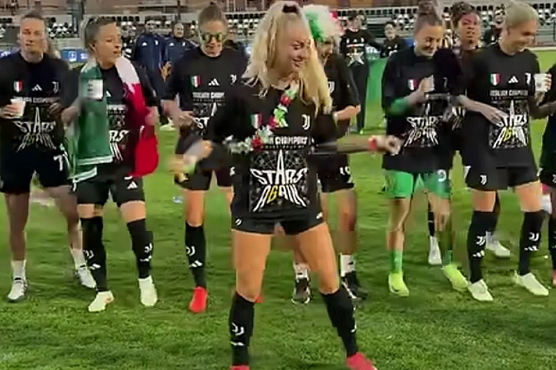Lehmann proslavila titulu prvaka Italije (Foto: Screenshot)
