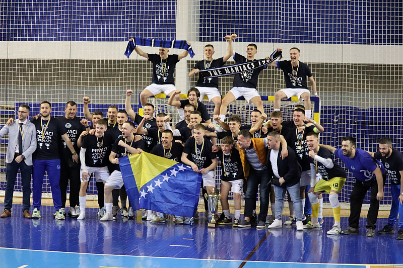 Slavlje u dvorani Goran Čengić (Foto: Futsal Željezničar)
