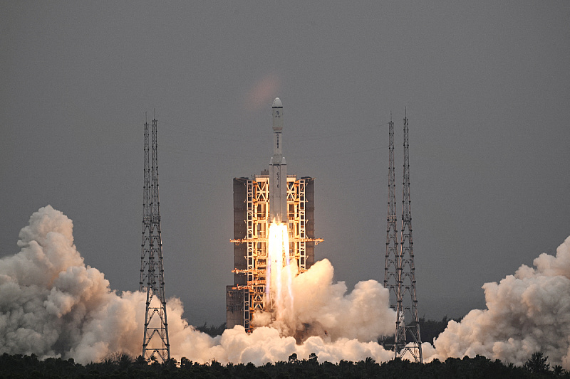 Kineska svemirska raketa Long March 8 sa korisnim teretom od 5000 kg (Foto: Reuters)