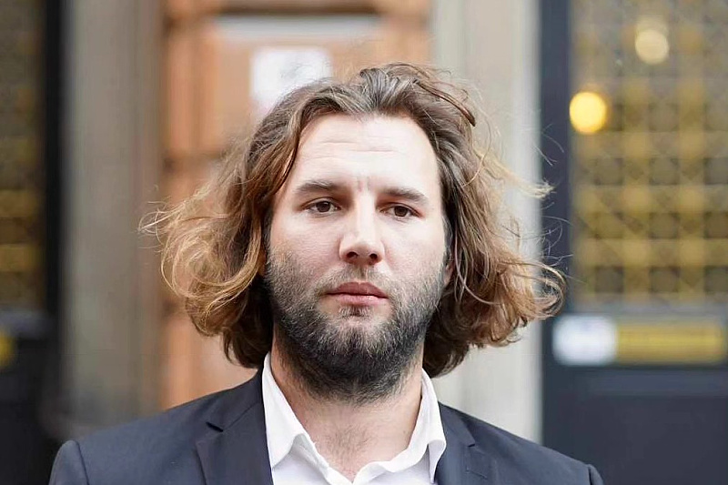 Advokat Damir Beglerović