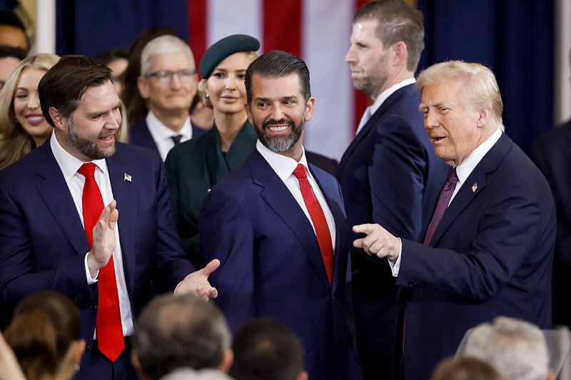 Donald Trump Jr. sa JD Vanceom i Donaldom Trumpom (Foto: EPA-EFE)