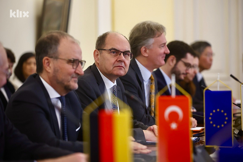 Čović je ranije poručio kako Schmidt neće više nametnuti nijednu odluku. No, pogriješio je (Foto: T. S./Klix.ba)