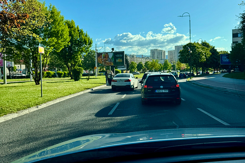 Saobraćajna nezgoda na Čengić Vili (Foto: Čitatelj)