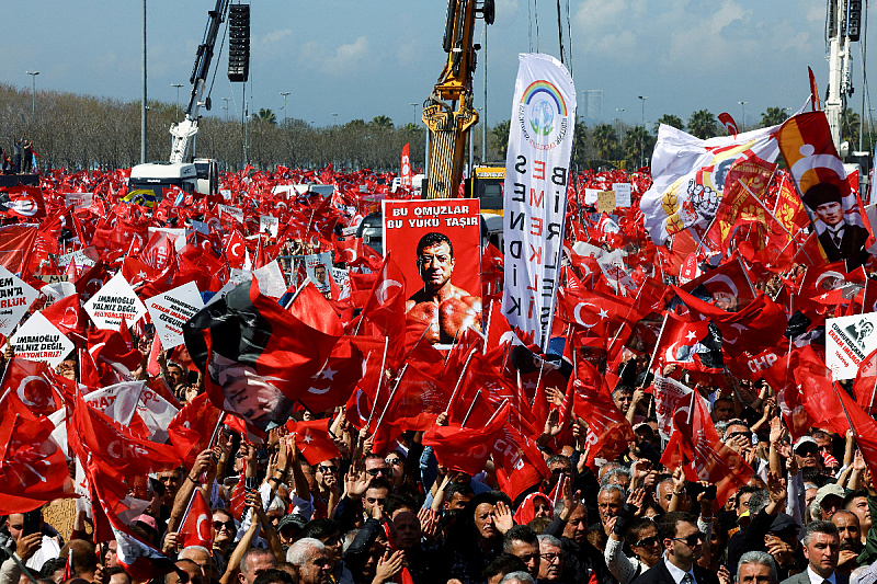 Veliki protesti u Turskoj zbog hapšenja Imamoglua (Foto: Reuters)