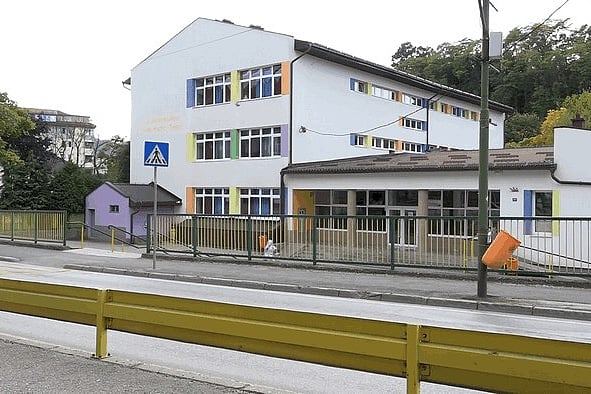Osnovna škola "Huso Hodžić" (Foto: Facebook) (Foto: Reuters)
